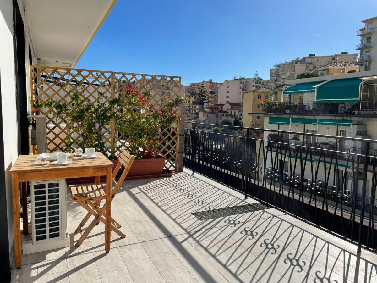 סנרמו Wh - Cuore Home - Attico Monolocale Con Parcheggio Gratuito - 5 Minuti Dal Centro - Wifi מראה חיצוני תמונה
